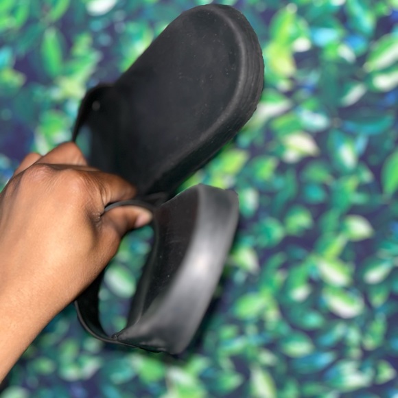 Givenchy Pool Slides - Picture 5 of 8